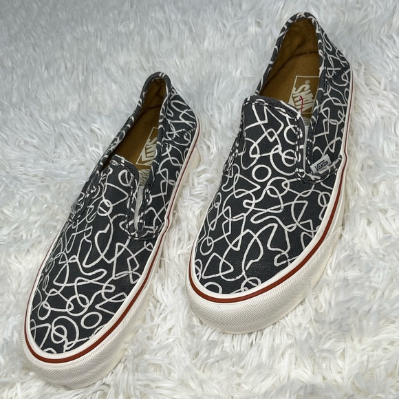 Vans | Slip-On SF Textured Waves Sneakers - Picture 3 of 8